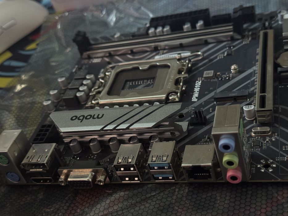 Материнская плата Mobo H610