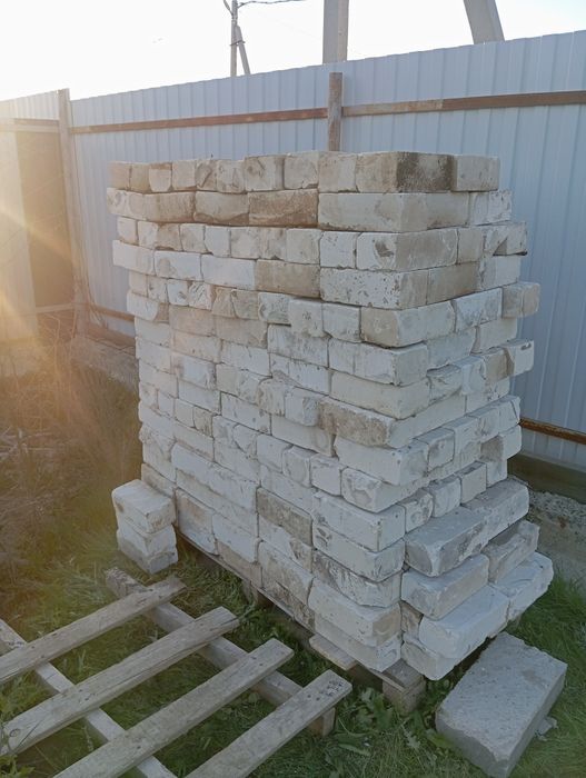 Продам б/у кирпич белый