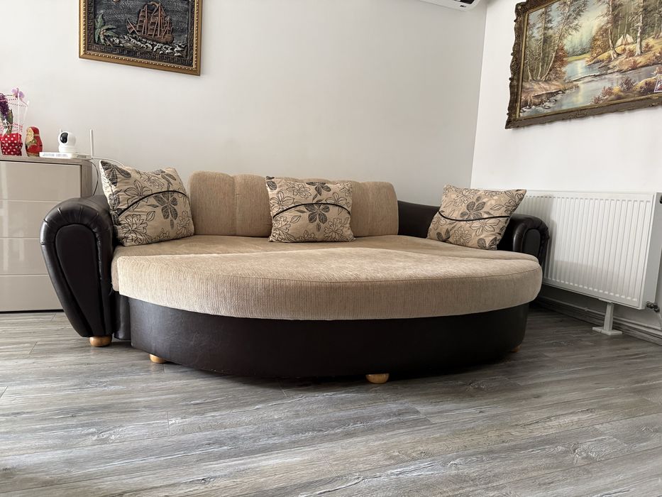 Coltar living este din 2 piese se poate pune in mai multe varainte