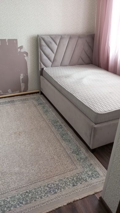 Продам кровать 120 см.