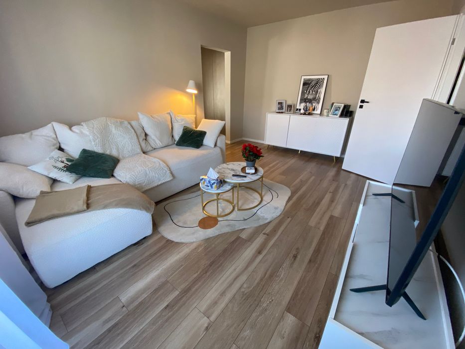 Proprietar-apartament 2 camere zona Lacului