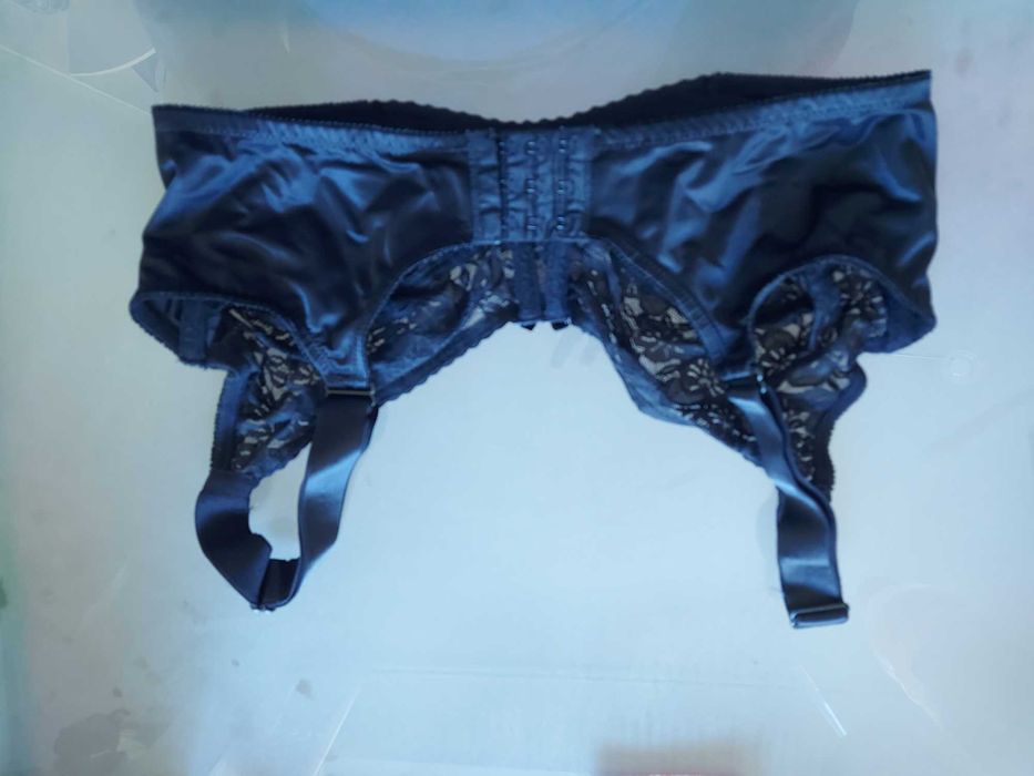 Сутиени големи размери 90 D