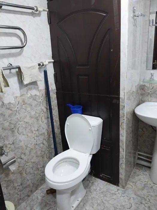 Продается 2в3-комнатная квартира, массив Карасу-2, ориентир Корзинка