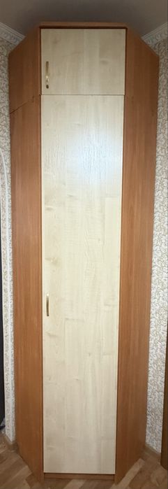 Срочно продам угловой шкаф с антресолью