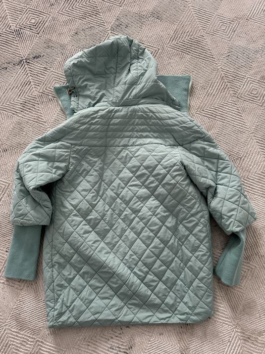 Продам куртку для девочки