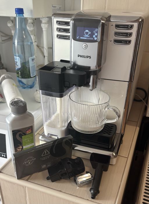 Espressor super-automat Philips EP5361/10 Seria 5000
