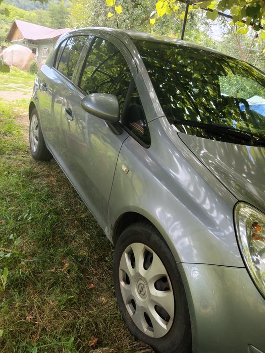 Vând Opel Corsa D – 5 Uși – Arată și Rulează Excelent!