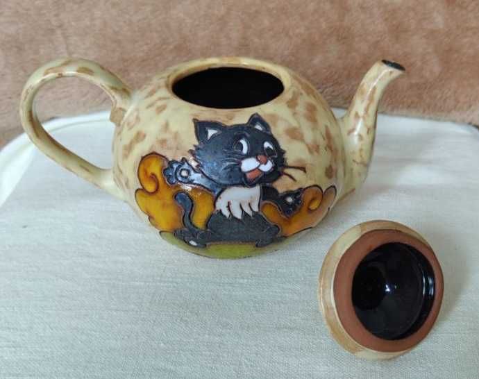 Керамичен Чайник с котка