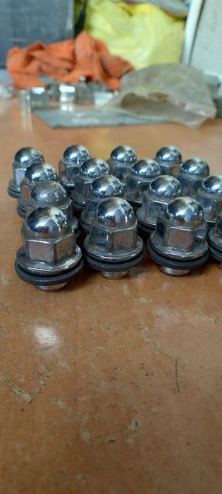 Гайки за Митсубиши mitsubishi