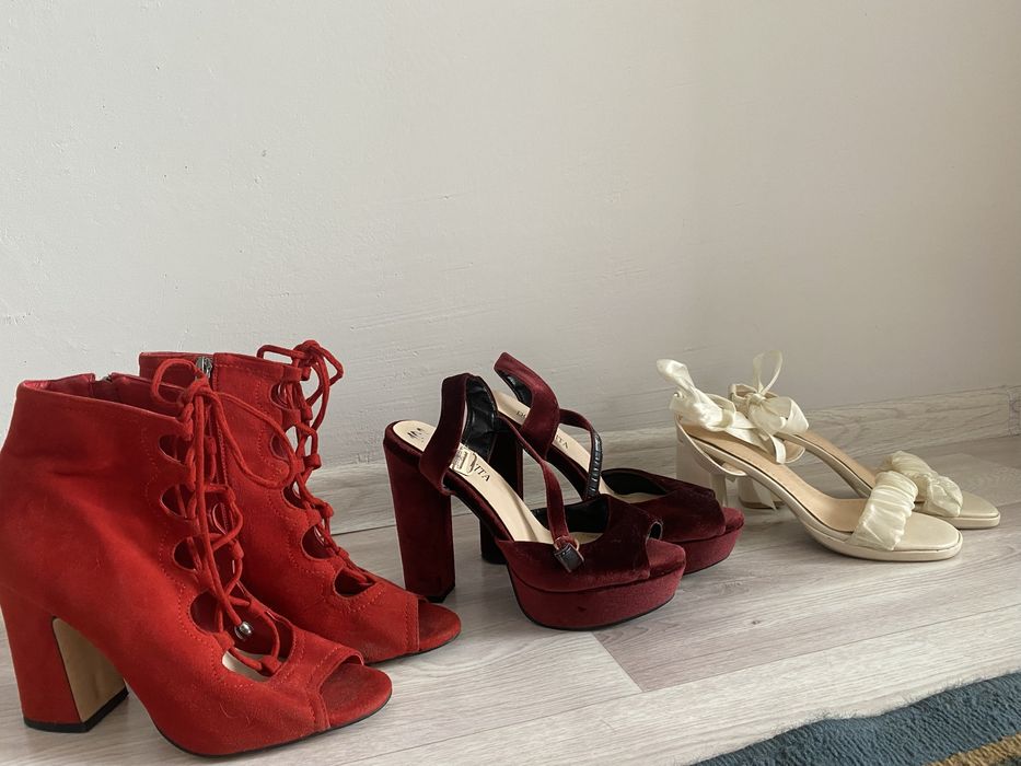 разные платья и туфли