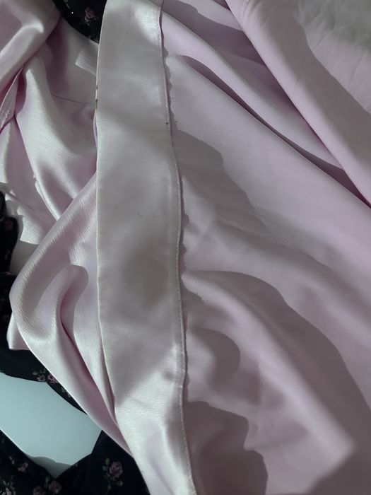 нәзік розовый түсті кешкі көйлек.