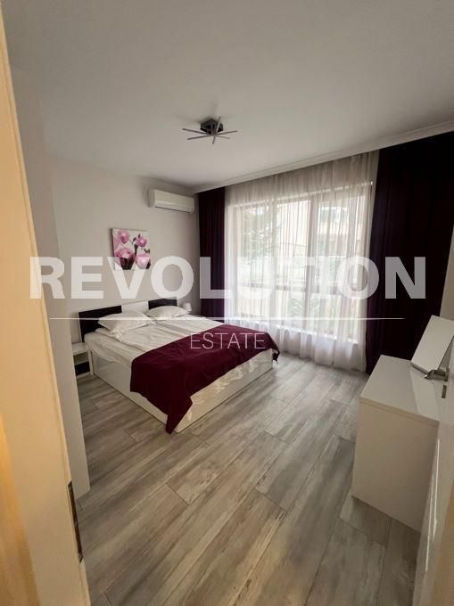 Дава се под наем Двустаен апартамент в к.к. Златни пясъци - 75 кв.м за 600 € - Снимка #2