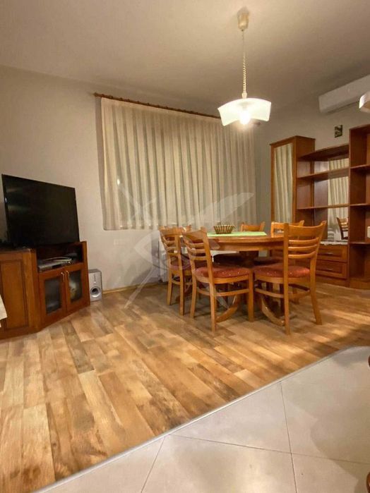 Дава се под наем Къща в с. Марково, Област Пловдив - 300 кв.м за 1795.2 € - Снимка #8