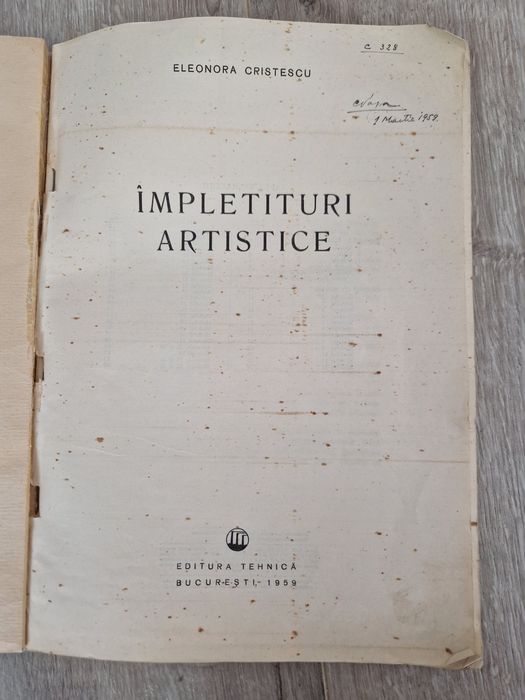 Set 3 carti: Impletituri Artistice, Dantele si Tricotaje in culori