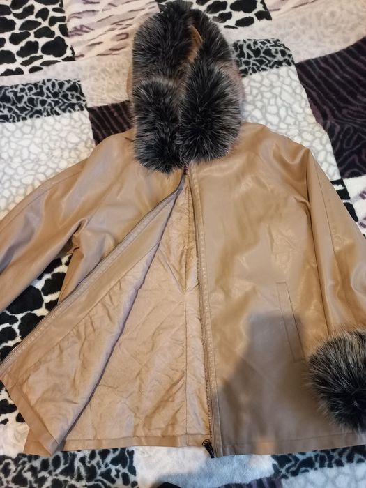 Кожа куртка  аёллар кийими