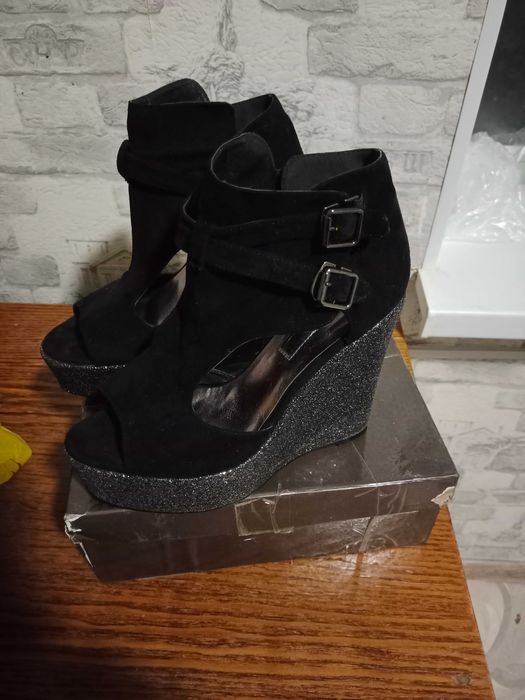 Босоножки для праздника Выпускной