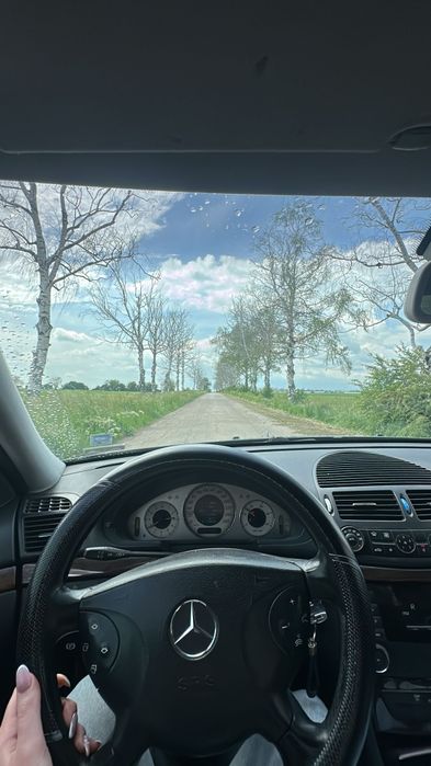 Продавам Mercedes w211