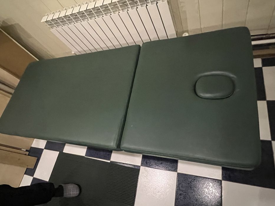 Массажная кушетка