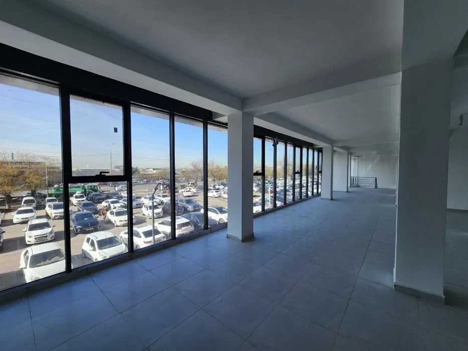 Сдаю Помещение  720м2 Под Шоуром и Офис Учтепа 1 Линия Урикзор Базар