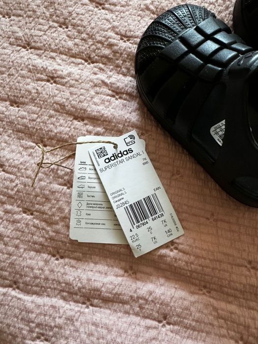 Десткие сандалии adidas