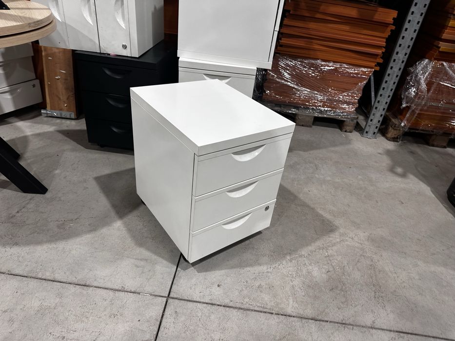 Метални офис контейнери с 3 чекмеджета – на колелца | 8 бр.