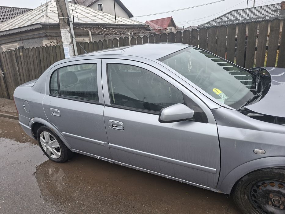 Vand piese Opel Astra G.