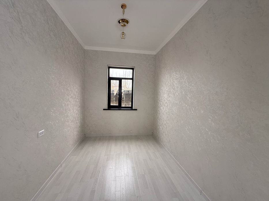 Срочно продается 2 сотх 4 хона Жданов