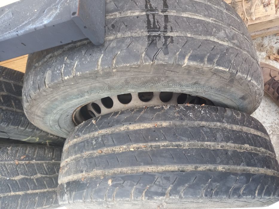 De vânzare 4 roti pt vw krafter 235.65.16c+cârlig