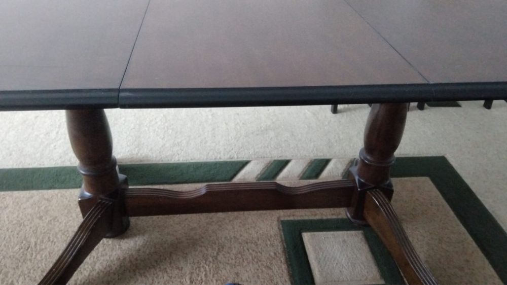 Қонақбөлмесіне Стол сатылады