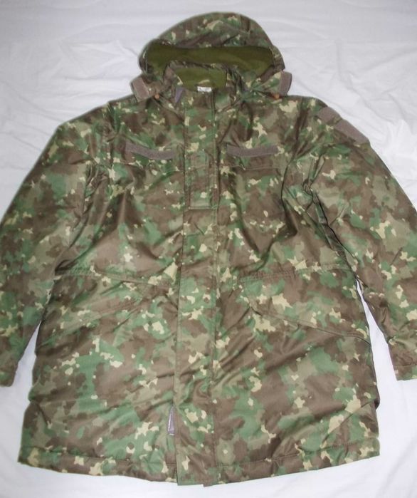 Scurta și ținută combat