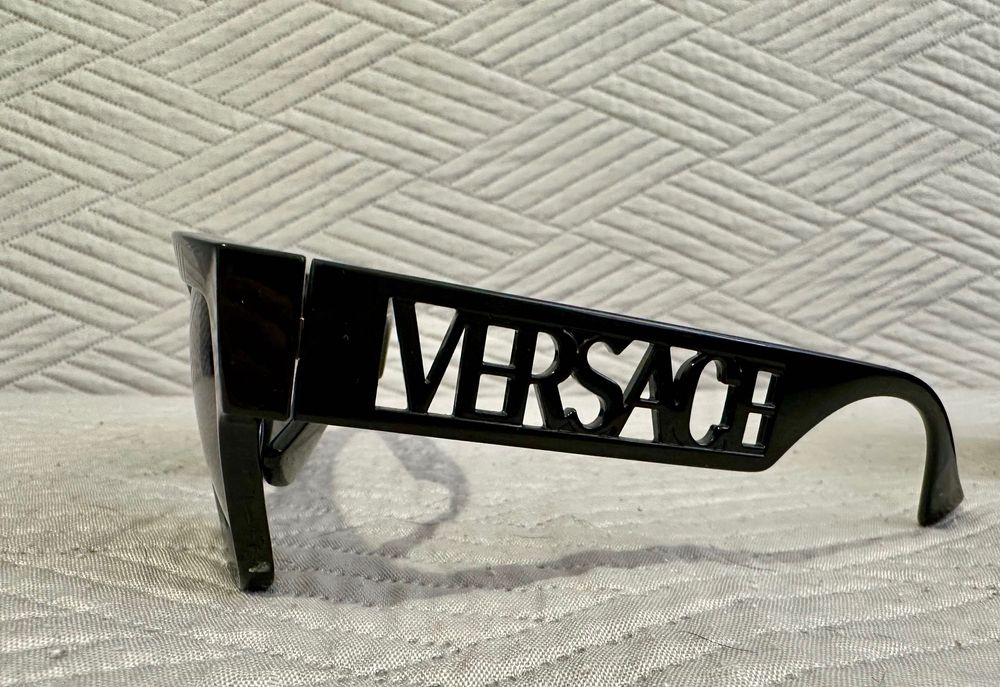 Оригинални очила на Versace