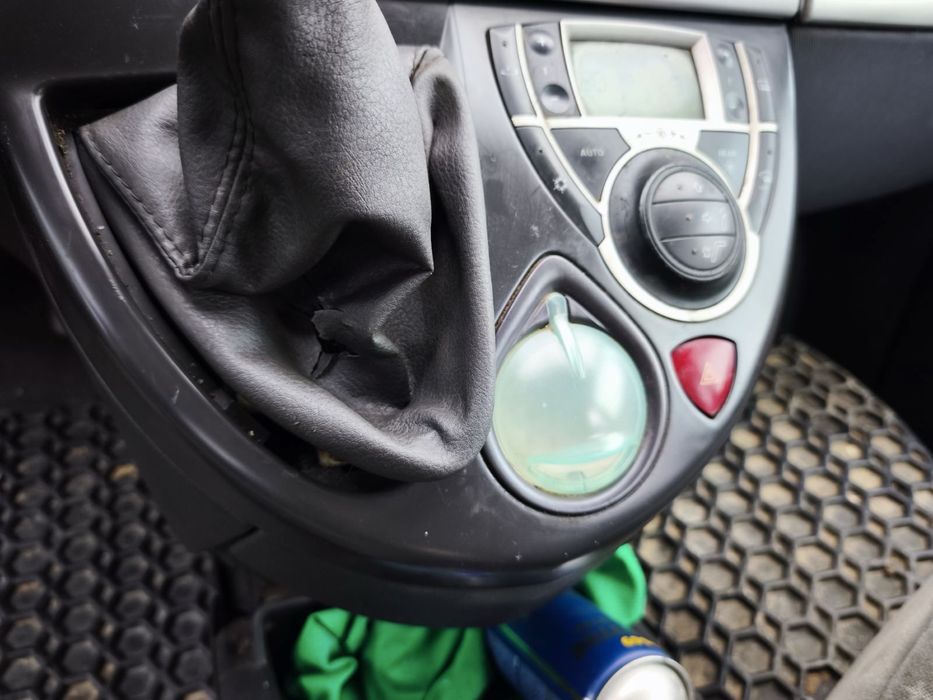 PEUGEOT 807 • 2003 г.