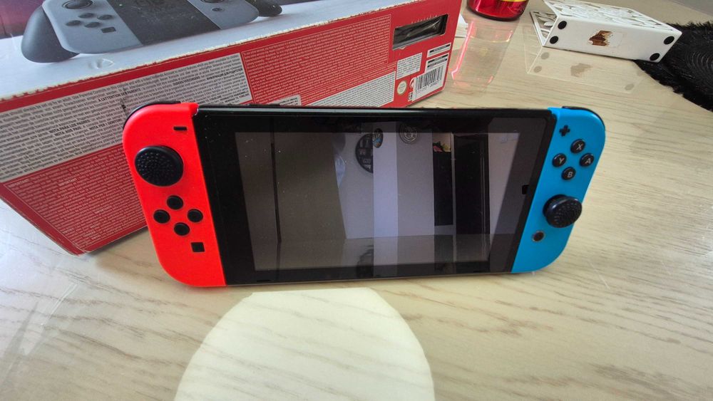 Нинтендо SWITCH.
