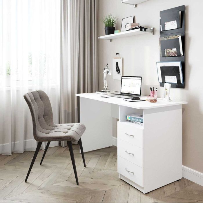 Письменные столы и комоды на заказ.