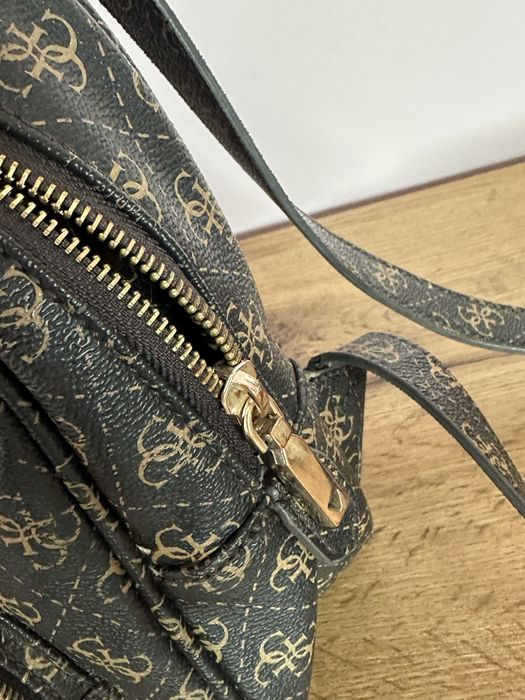 Дамска раница guess