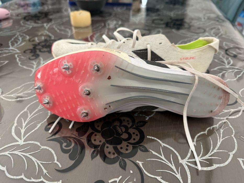 Шпайкове за лека атлетика