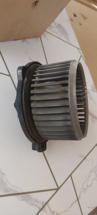 Продам вентилятор на печку в автомобиль