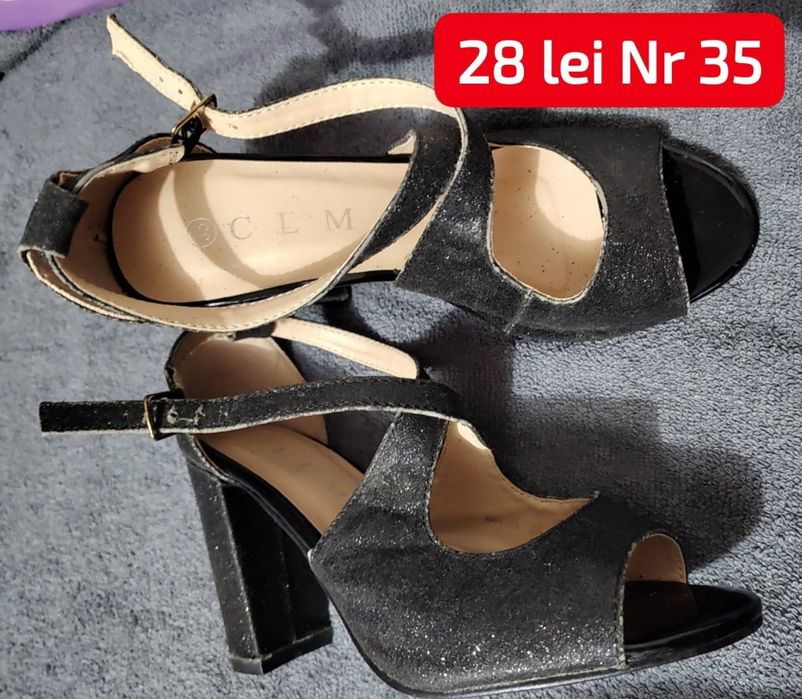 Geaca impermeabila,sandale,pantofi și cosmetice,machiaje