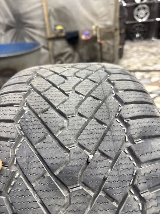 Зимни балон 245/40/17