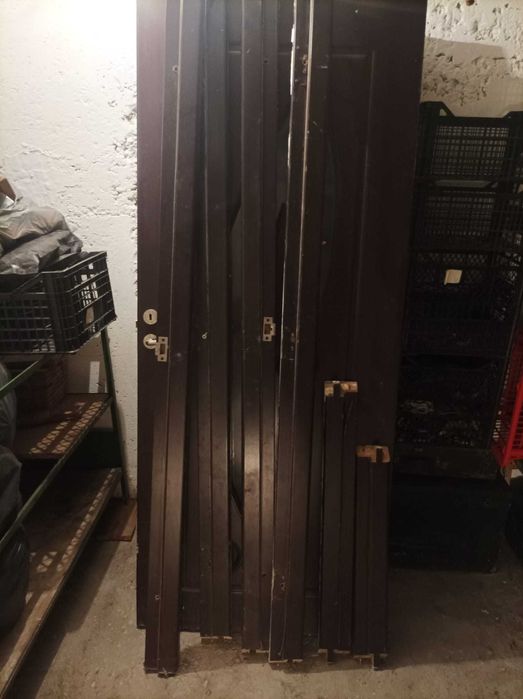 vand usi  mdf brasov