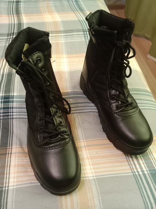 Продам берцы. Обсалютно новые. Хорошего качества!