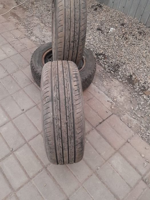 Продам б/у летние шины