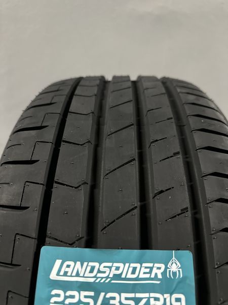 Нови летни гуми LANDSPIDER UHP 225/35R19 88Y XL БОРД 2253519
