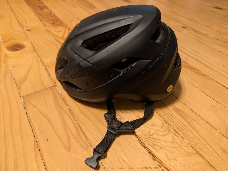 Specialized каска размер Л
