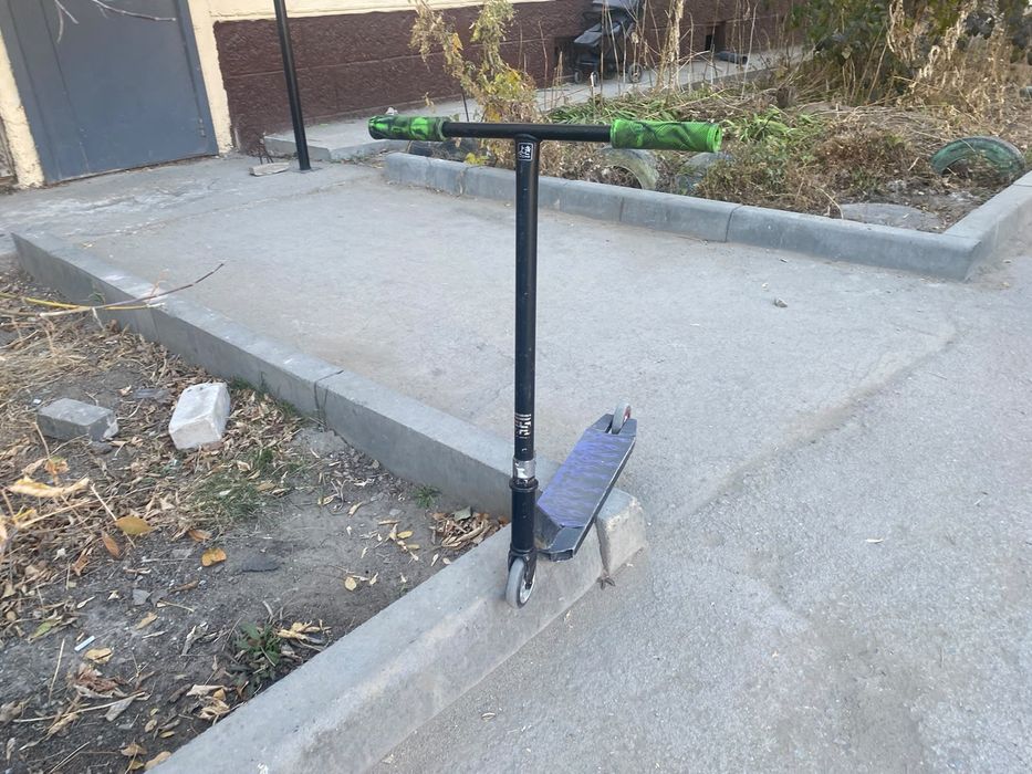 Продам трюкавой самокат