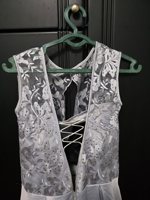 Выпускное платье сшитое под заказ, одето один раз