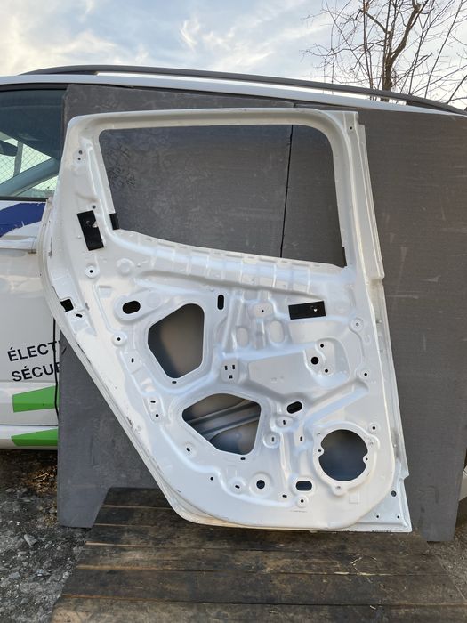 Задна лява врата за Renault Clio 4 IV Рено Клио 2013-2019г