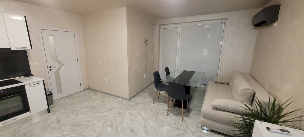 Продава се Двустаен апартамент в Бургас, Център - 68 кв.м за 938 €/кв.м - Снимка #2