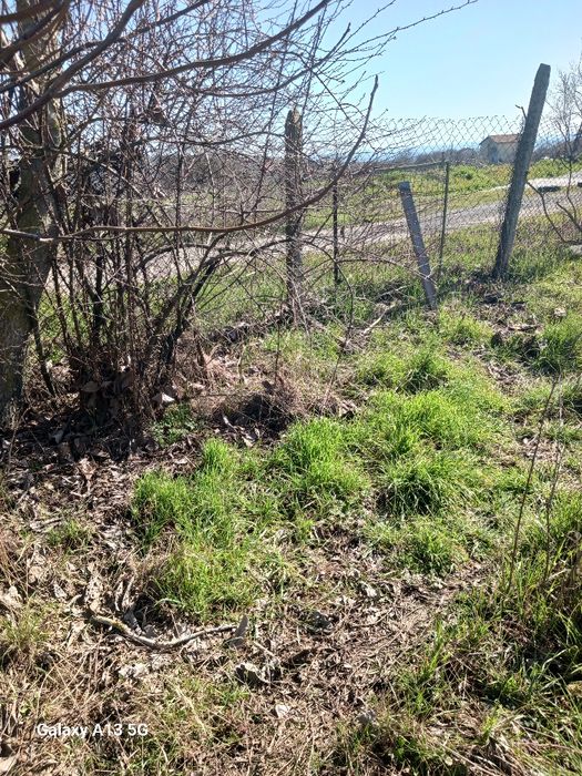 Обработваема земя Отдават 2дка 2ра кат.зем.земя в Черни връх общ.Камен