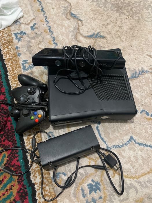 Продам XBOX 360 без дисков срочно